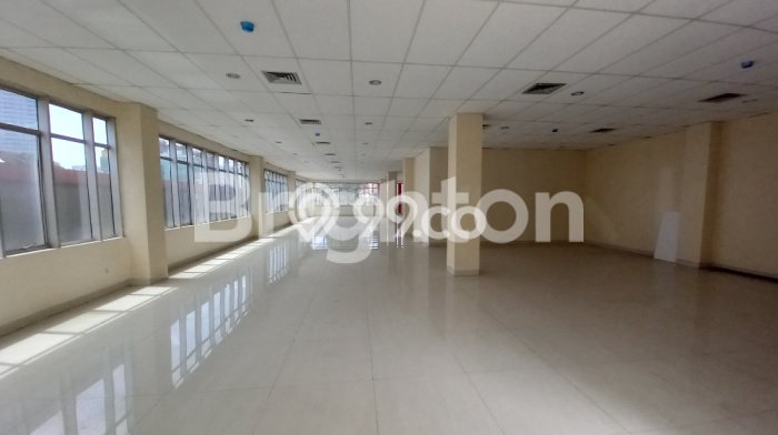 Unit Komersial Dijual di Jakarta Pusat LT 547m2 & LB 1900m2 Unit Komersial Dijual di Jakarta Pusat LT 547m2 & LB 1900m2