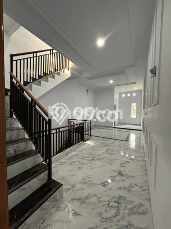 Dijual Hunian Rumah Terawat 4 Kamar di Duri Kepa, Jakarta Barat Dijual Hunian Rumah Terawat 4 Kamar di Duri Kepa, Jakarta Barat