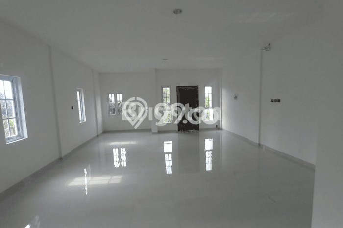 Jual Rumah Mewah Elegan Dengan View Cantik di Green Ville, Jakarta Barat Jual Rumah Mewah Elegan Dengan View Cantik di Green Ville, Jakarta Barat