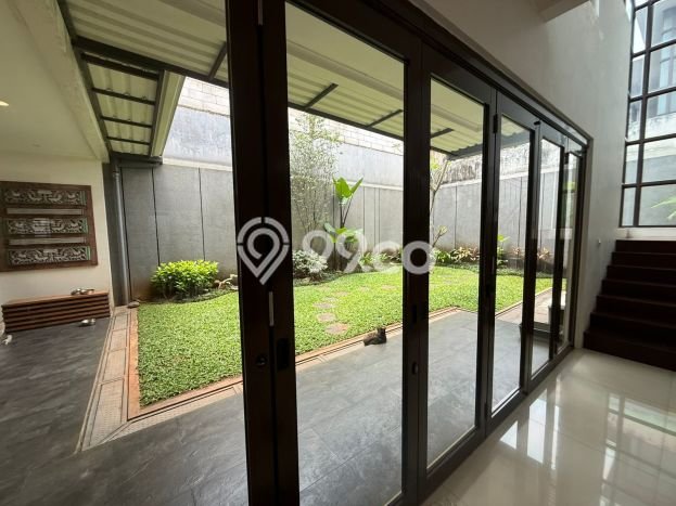 Rumah Luxury Modern Tanpa Renovasi di BSD City Tangerang Rumah Luxury Modern Tanpa Renovasi di BSD City Tangerang