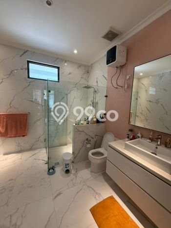 Rumah Luxury Modern Tanpa Renovasi di BSD City Tangerang Rumah Luxury Modern Tanpa Renovasi di BSD City Tangerang