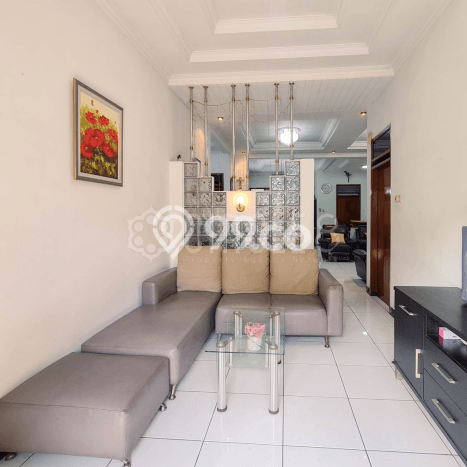 Rumah Minimalis 2 KT di Taman Holis Indah Bandung Semi Furnished Rumah Minimalis 2 KT di Taman Holis Indah Bandung Semi Furnished