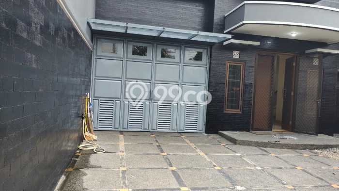 Rumah Luxury Modern Tanpa Renovasi di Kav DKI Jakarta Barat Rumah Luxury Modern Tanpa Renovasi di Kav DKI Jakarta Barat