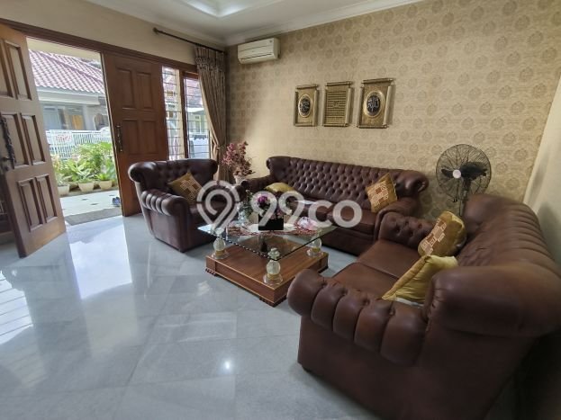 Siap Huni Rumah Mewah 6 Kamar di Duren Sawit Dekat ke Mana Pun Siap Huni Rumah Mewah 6 Kamar di Duren Sawit Dekat ke Mana Pun
