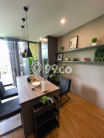 Ready to Use! Luxury House LT 199m2 Desain Elegan di Lebak Bulus Ready to Use! Luxury House LT 199m2 Desain Elegan di Lebak Bulus
