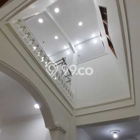 Rumah Premium LT 360m² / LB 500m² di Kompleks Perumahan Ngesrep, Semarang Rumah Premium LT 360m² / LB 500m² di Kompleks Perumahan Ngesrep, Semarang
