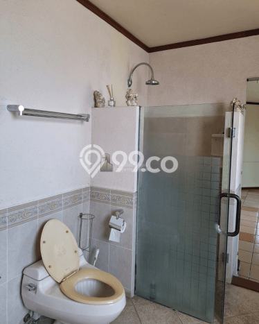 Hunian Elit LB 600m2 Siap Huni Desain Elegan di Srondol, Semarang Hunian Elit LB 600m2 Siap Huni Desain Elegan di Srondol, Semarang
