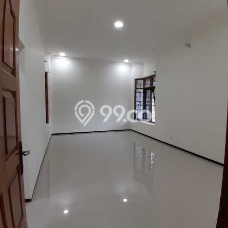 Rumah Premium LT 360m² / LB 500m² di Kompleks Perumahan Ngesrep, Semarang Rumah Premium LT 360m² / LB 500m² di Kompleks Perumahan Ngesrep, Semarang