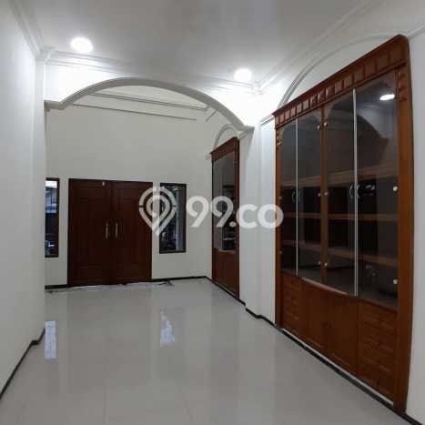 Rumah Premium LT 360m² / LB 500m² di Kompleks Perumahan Ngesrep, Semarang Rumah Premium LT 360m² / LB 500m² di Kompleks Perumahan Ngesrep, Semarang