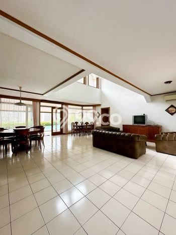 Rumah Bagus Disewakan di Pondok Indah, Jakarta Selatan LT 700m2, LB 550m2 Rumah Bagus Disewakan di Pondok Indah, Jakarta Selatan LT 700m2, LB 550m2