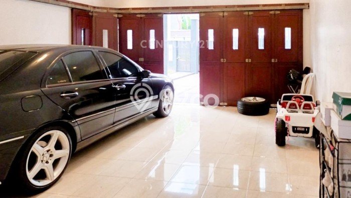 Rumah Mewah LB 568m2 Siap Huni Desain Elegan di Sektor 1 - Bintaro, Jakarta Selatan Rumah Mewah LB 568m2 Siap Huni Desain Elegan di Sektor 1 - Bintaro, Jakarta Selatan