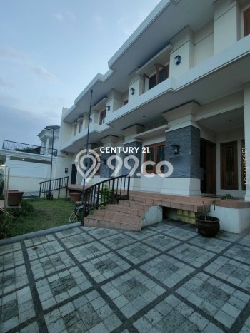 Hunian Mewah LB 450m2 Siap Pakai Desain Elegan di Pondok Indah, Jakarta Selatan Hunian Mewah LB 450m2 Siap Pakai Desain Elegan di Pondok Indah, Jakarta Selatan