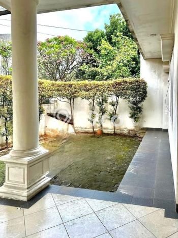 Dijual Rumah Luas Megah Dengan View Cantik di Pondok Indah, Jakarta Selatan Dijual Rumah Luas Megah Dengan View Cantik di Pondok Indah, Jakarta Selatan