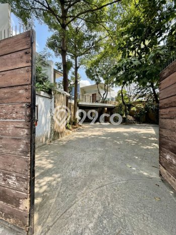 For Sale! Premium House LT 1744m2 Desain Elegan di Kemang For Sale! Premium House LT 1744m2 Desain Elegan di Kemang