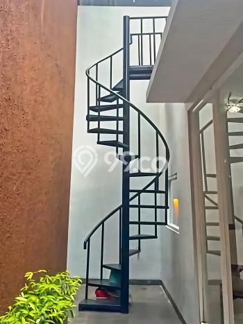 Rumah Mewah Dijual LT 200m2 di BSD, Tangerang Selatan Rumah Mewah Dijual LT 200m2 di BSD, Tangerang Selatan
