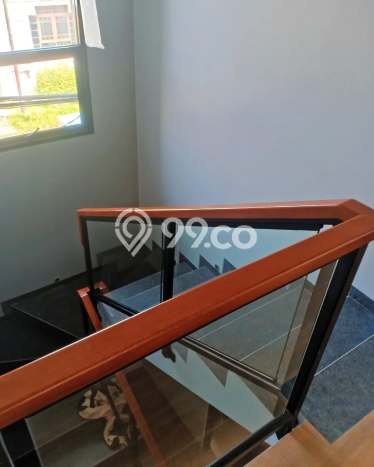 Hunian Mewah LB 187m2 Siap Huni Desain Elegan di BSD, Tangerang Hunian Mewah LB 187m2 Siap Huni Desain Elegan di BSD, Tangerang