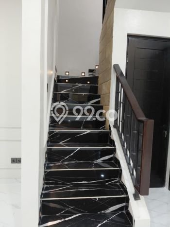 Siap Huni Hunian Elit 4 Kamar di BSD Dekat ke Mana Saja Siap Huni Hunian Elit 4 Kamar di BSD Dekat ke Mana Saja
