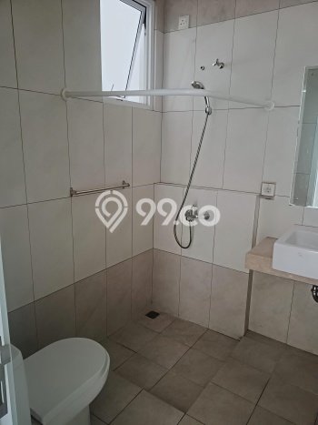 Rumah Eksklusif Siap Huni LT 180m2 di BSD, Tangerang Selatan Rumah Eksklusif Siap Huni LT 180m2 di BSD, Tangerang Selatan