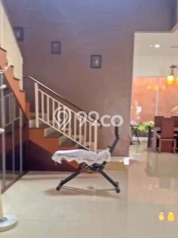 Rumah Elit LB 2019m2 Siap Pakai Desain Elegan di BSD City, Tangerang Rumah Elit LB 2019m2 Siap Pakai Desain Elegan di BSD City, Tangerang