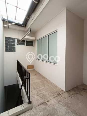 Siap Huni Hunian Elit 5 Kamar di BSD Dekat ke Mana Pun Siap Huni Hunian Elit 5 Kamar di BSD Dekat ke Mana Pun