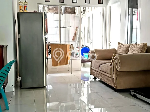 Hunian Cantik Modern Lb 100m2 di Pamulang, Tangerang Selatan Hunian Cantik Modern Lb 100m2 di Pamulang, Tangerang Selatan