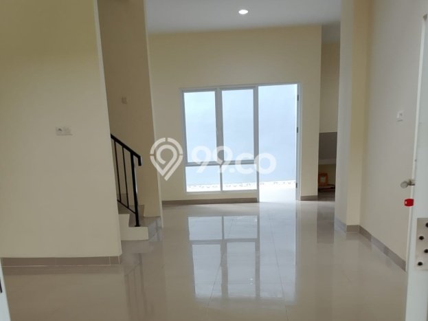 Rumah Luas Asri 5 KT Siap Huni di BSD City Tangerang Rumah Luas Asri 5 KT Siap Huni di BSD City Tangerang