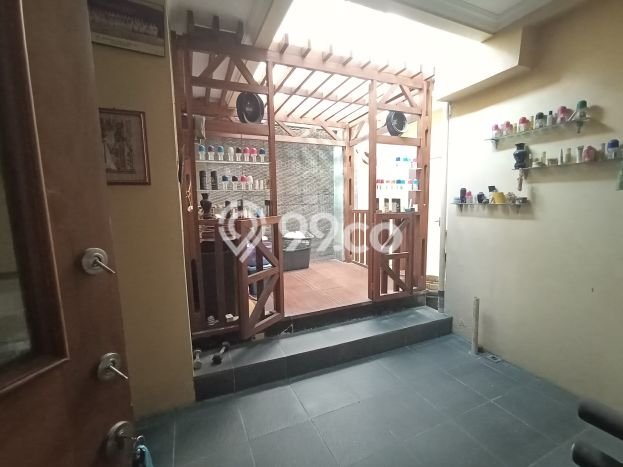 Rumah Mewah LB 600m2 Siap Huni Desain Elegan di Kopo, Bandung Rumah Mewah LB 600m2 Siap Huni Desain Elegan di Kopo, Bandung