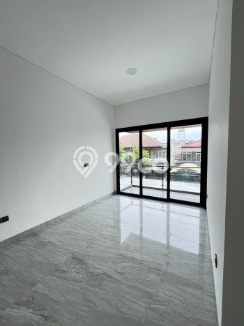 Rumah Elit Modern Siap Huni di Kedoya Jakarta Barat Rumah Elit Modern Siap Huni di Kedoya Jakarta Barat