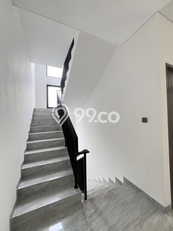 Rumah Elit Modern Siap Huni di Kedoya Jakarta Barat Rumah Elit Modern Siap Huni di Kedoya Jakarta Barat