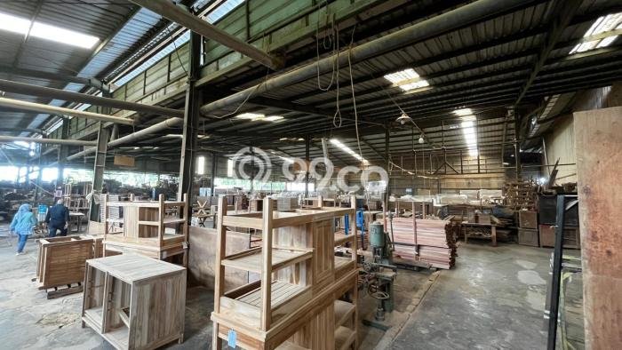 Unit Gudang disewakan di Bangsri Jepara dengan LT 2000m2 / LB 1920m2 Unit Gudang disewakan di Bangsri Jepara dengan LT 2000m2 / LB 1920m2