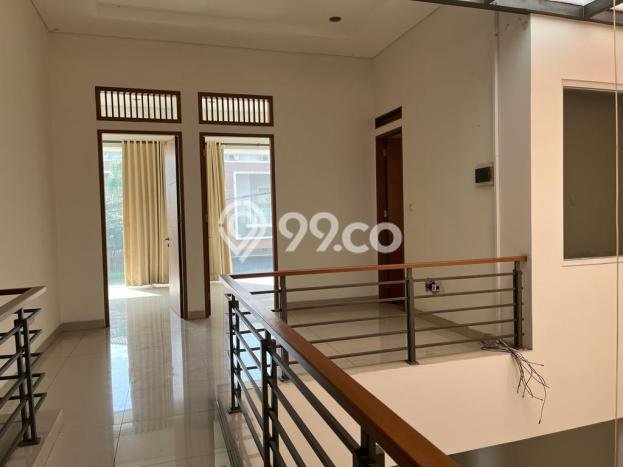 Rumah Eksklusif Siap Huni LT 180m2 di Batununggal, Bandung Rumah Eksklusif Siap Huni LT 180m2 di Batununggal, Bandung