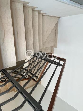 Rumah Eksklusif Siap Huni LT 180m2 di Batununggal, Bandung Rumah Eksklusif Siap Huni LT 180m2 di Batununggal, Bandung