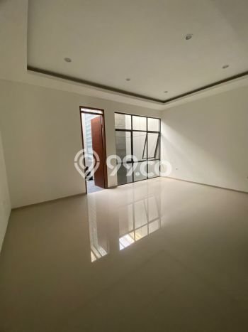 BEST OFFER! Rumah Nyaman area , Luas 139m2m² Bangunan 235m2m² BEST OFFER! Rumah Nyaman area , Luas 139m2m² Bangunan 235m2m²