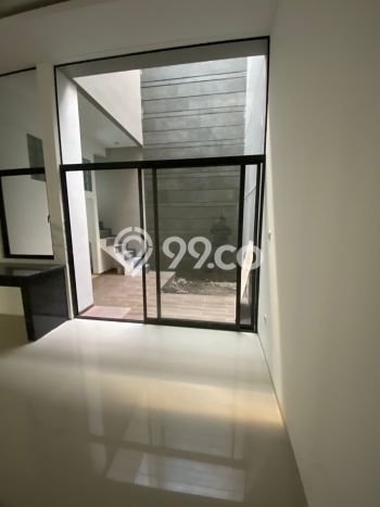BEST OFFER! Rumah Nyaman area , Luas 139m2m² Bangunan 235m2m² BEST OFFER! Rumah Nyaman area , Luas 139m2m² Bangunan 235m2m²