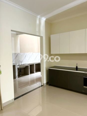 Ready to Use! Luxury House LT 184m2 Desain Modern di Gading Serpong The Spring Ready to Use! Luxury House LT 184m2 Desain Modern di Gading Serpong The Spring