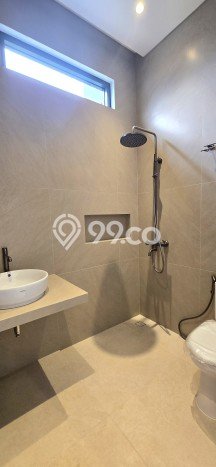 Rumah Strategis LT 212m² / LB 300m² di BSD, Dekat Pusat Kota, Tangerang Selatan Rumah Strategis LT 212m² / LB 300m² di BSD, Dekat Pusat Kota, Tangerang Selatan