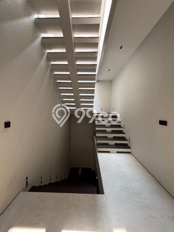 Hunian Elit LB 360m2 Siap Huni Desain Elegan di Alam Sutera, Tangerang Hunian Elit LB 360m2 Siap Huni Desain Elegan di Alam Sutera, Tangerang