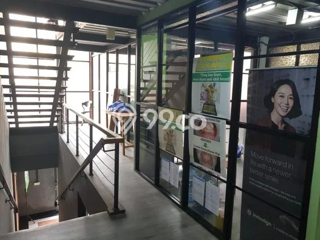 Ruko Dijual di Jakarta Pusat LT 150m2 & LB 400m2 Lokasi Terbaik! Ruko Dijual di Jakarta Pusat LT 150m2 & LB 400m2 Lokasi Terbaik!