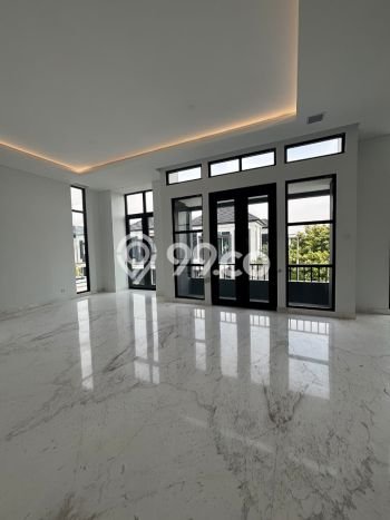 Rumah Luxury Modern Tanpa Renovasi di Gading Serpong Tangerang Rumah Luxury Modern Tanpa Renovasi di Gading Serpong Tangerang