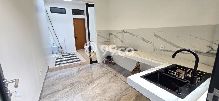 Rumah Strategis LT 212m² / LB 300m² di BSD, Dekat Pusat Kota, Tangerang Selatan Rumah Strategis LT 212m² / LB 300m² di BSD, Dekat Pusat Kota, Tangerang Selatan