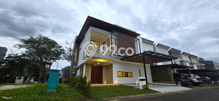 Rumah Strategis LT 212m² / LB 300m² di BSD, Dekat Pusat Kota, Tangerang Selatan Rumah Strategis LT 212m² / LB 300m² di BSD, Dekat Pusat Kota, Tangerang Selatan