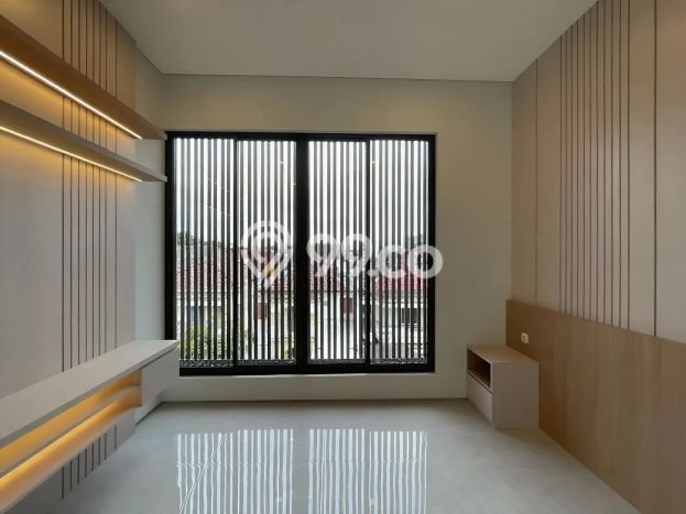 Jual Rumah Mewah Megah Dengan View Cantik di Permata Buana, Jakarta Barat Jual Rumah Mewah Megah Dengan View Cantik di Permata Buana, Jakarta Barat