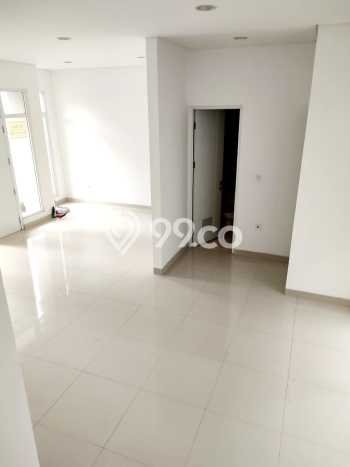 For Sale! Luxury House LT 180m2 Desain Elegan di Green Lake City For Sale! Luxury House LT 180m2 Desain Elegan di Green Lake City