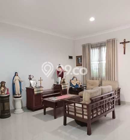 Rumah Luas Asri 3 KT Siap Pakai di Meruya Jakarta Barat Rumah Luas Asri 3 KT Siap Pakai di Meruya Jakarta Barat