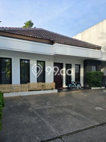 Rumah Mewah LB 182m2 Siap Huni Desain Elegan di Intercon, Jakarta Barat Rumah Mewah LB 182m2 Siap Huni Desain Elegan di Intercon, Jakarta Barat