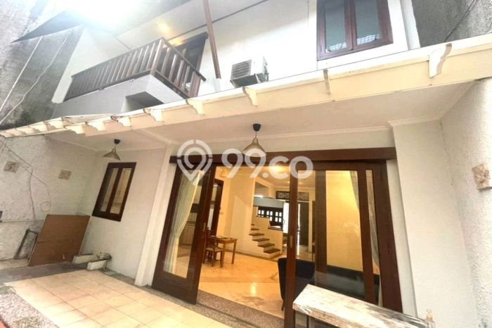 Rumah Elit Modern Tanpa Renovasi di Puri Indah Jakarta Barat Rumah Elit Modern Tanpa Renovasi di Puri Indah Jakarta Barat