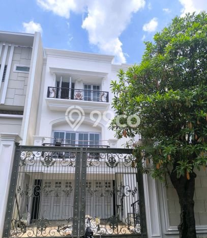 Jual Rumah Mewah Megah Dengan View Eksklusif di Permata Buana, Jakarta Barat Jual Rumah Mewah Megah Dengan View Eksklusif di Permata Buana, Jakarta Barat