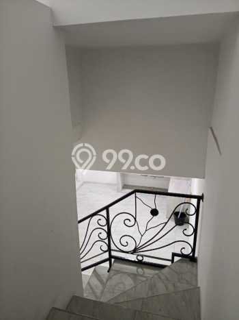 Rumah Elit Modern Siap Huni di Taman Palem Jakarta Barat Rumah Elit Modern Siap Huni di Taman Palem Jakarta Barat