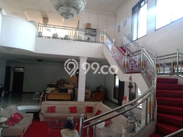 Hunian Eksklusif Siap Huni LT 2137m2 di Dukuh Pakis, Surabaya Hunian Eksklusif Siap Huni LT 2137m2 di Dukuh Pakis, Surabaya