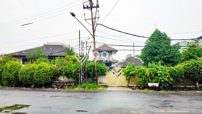 Jual Rumah Mewah Elegan Dengan View Cantik di Sukomanunggal, Surabaya Jual Rumah Mewah Elegan Dengan View Cantik di Sukomanunggal, Surabaya